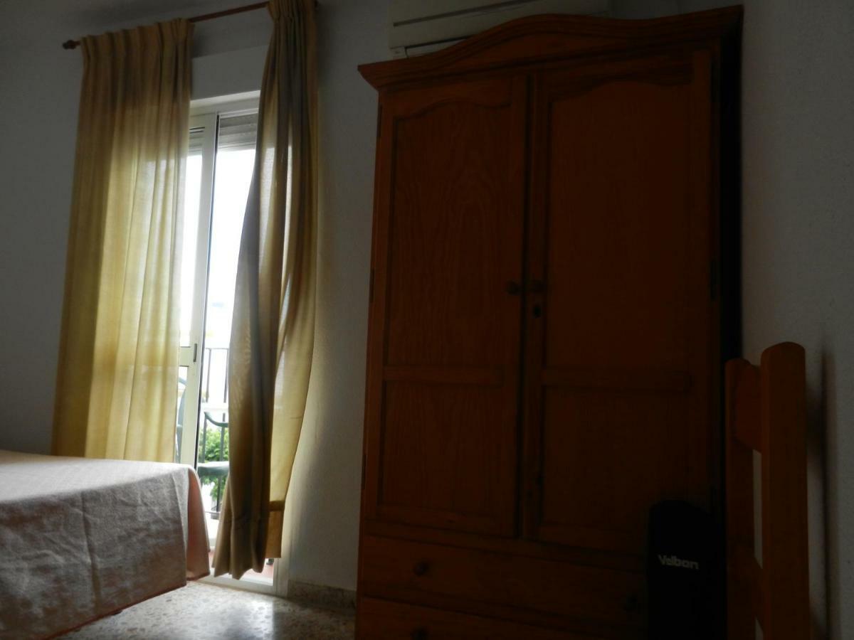Hostal Paco Pepe Conil De La Frontera Exterior photo